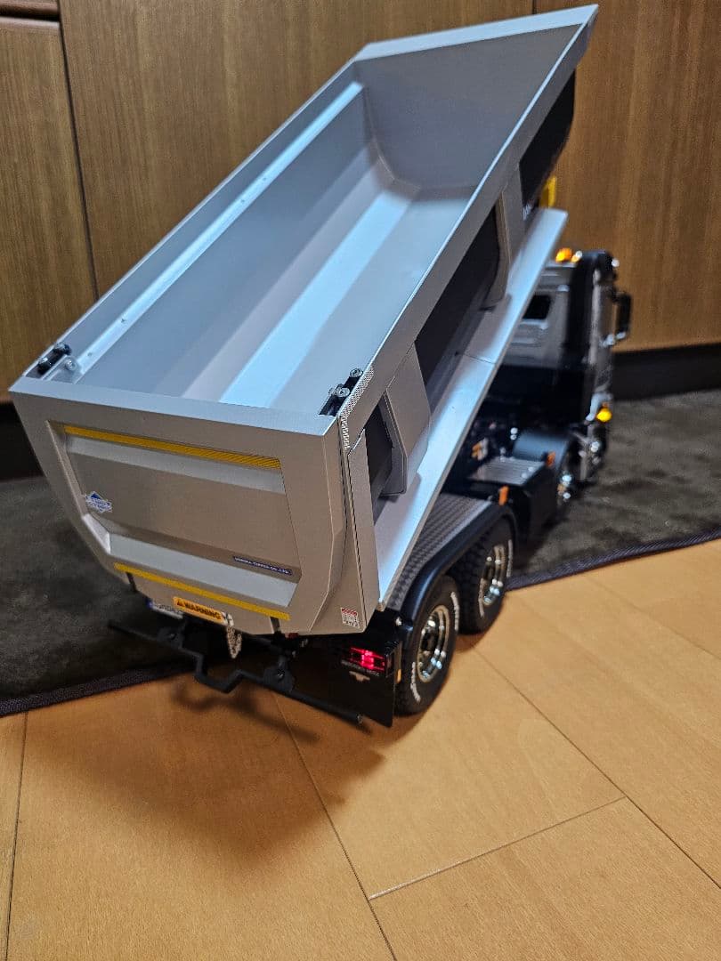 タミヤ　ベンツ AROCS　4151 8×4 フルオペレーション　セット