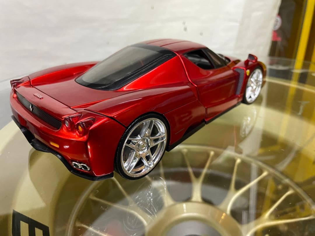 ホットウィール　ENZOフェラーリ