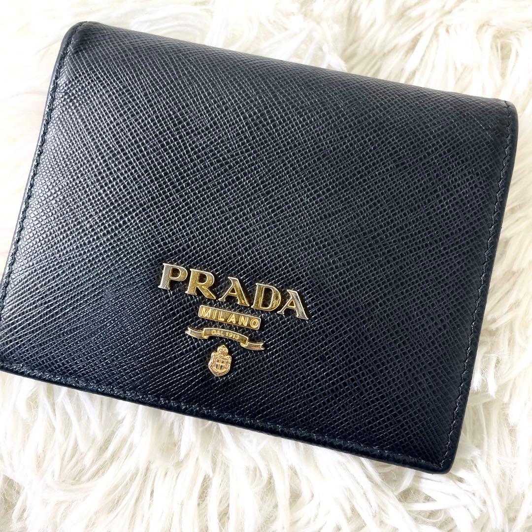 プラダ　PRADA 二つ折り財布　サフィアーノ　ブラック　黒　ゴールド