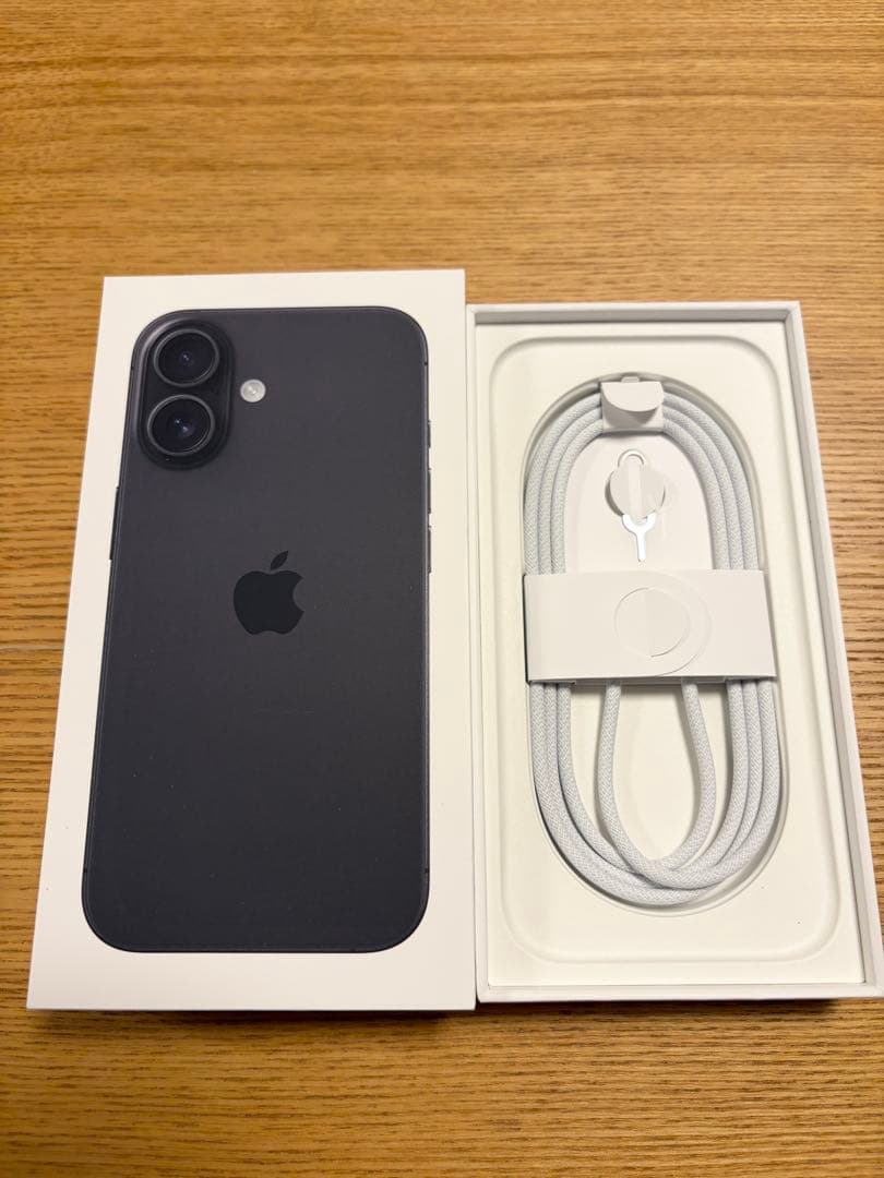 バッテリー100% iPhone 16 本体 ブラック128MB 美品