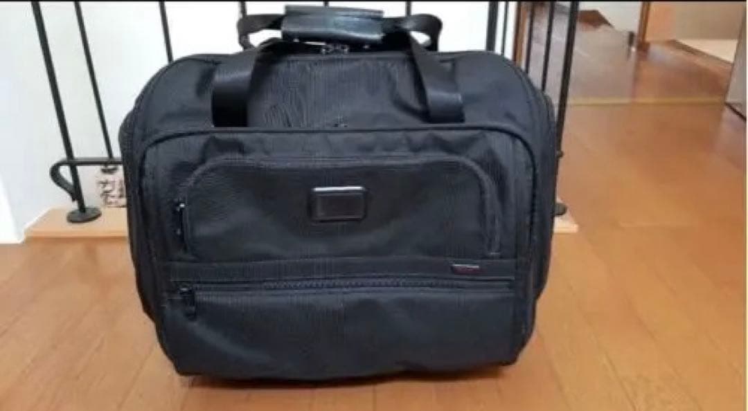 キャスター付き ブラック ビジネスバッグ