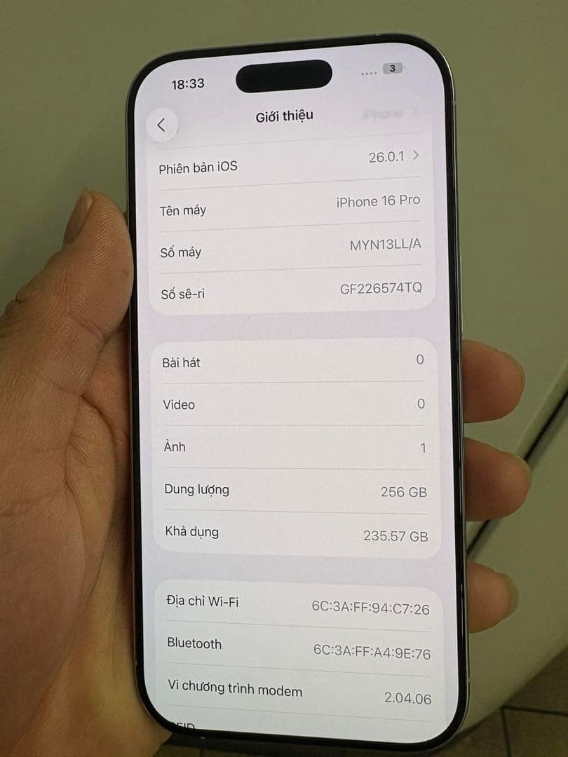 Apple iPhone 16Pro シルバー 本体