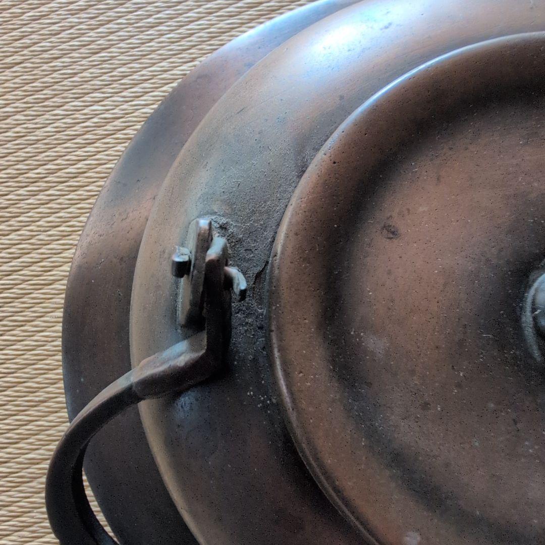 銅色丸型真鍮瓶？ 固定式取っ手付き