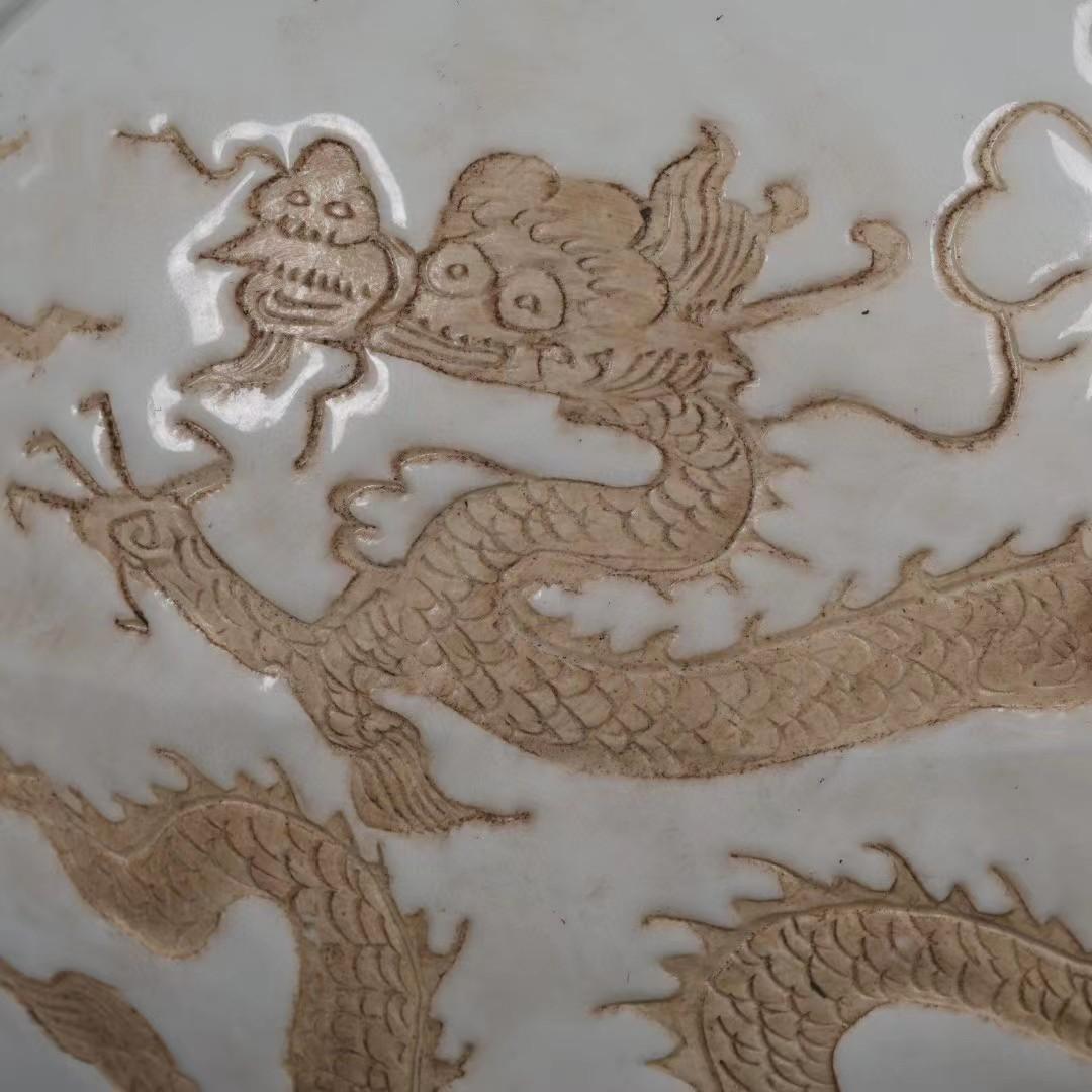 中国古美術✦内府紋 白釉 浮雕 双面龍紋 抱月扁瓶✦置物・書道品・文房具・陶芸