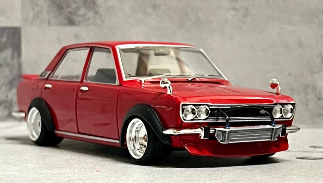 国産名車 1/24 ダットサン ブルーバード 510 カスタム 旧車 ミニカー