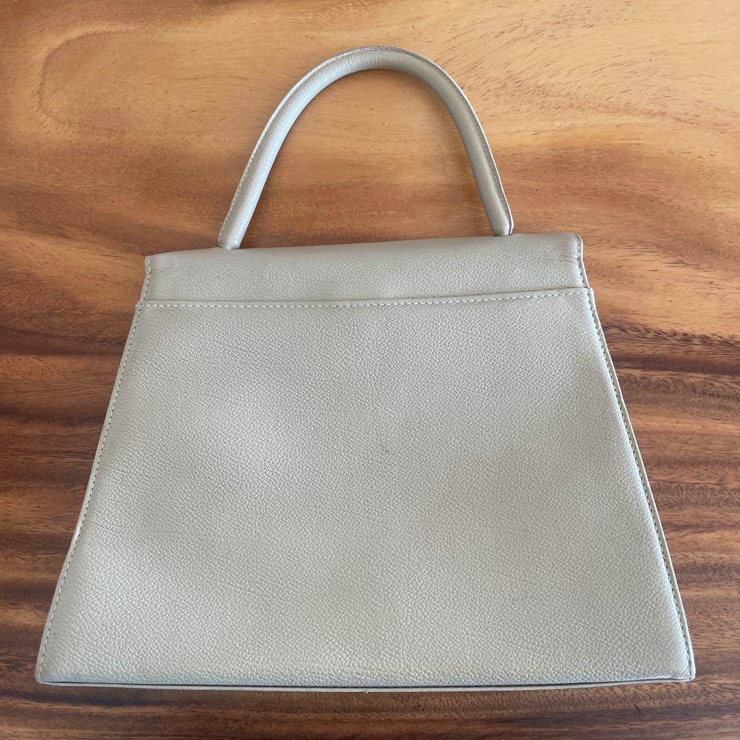 イヴ・サンローラン　ハンドバッグベージュ