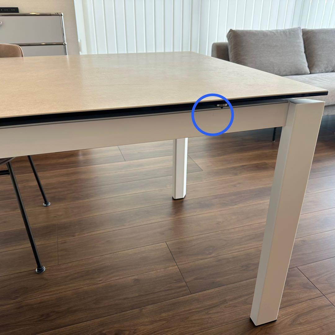 カリガリス セラミック伸長ダイニングテーブル