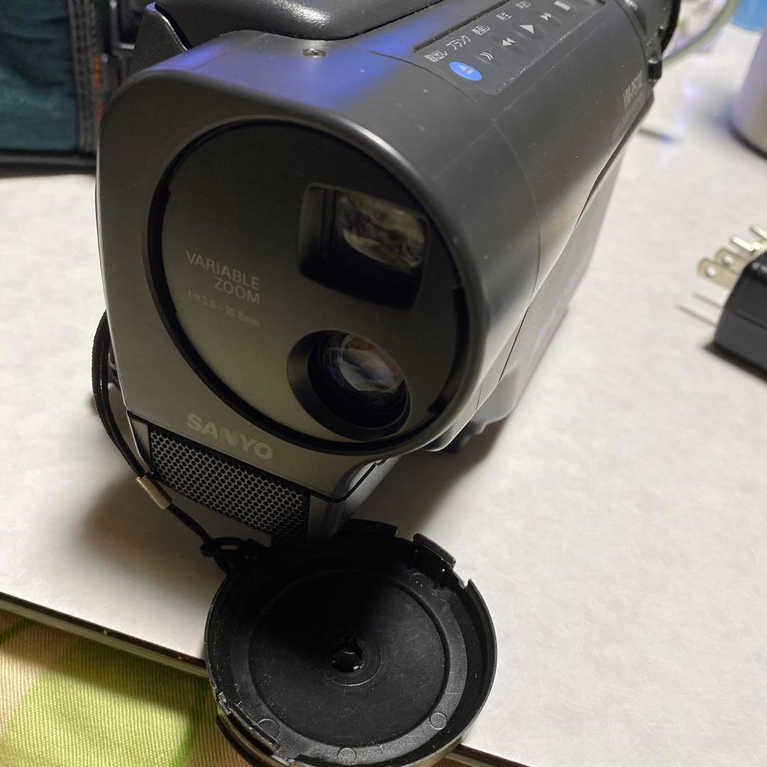 SANYO Video8 ビデオカメラ　VM-PS102型　①