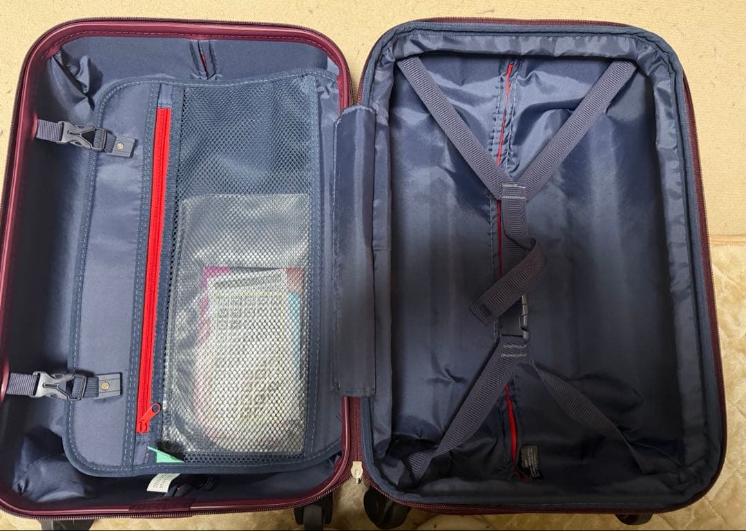 ワインレッド　機内持ち込みサイズスーツケース