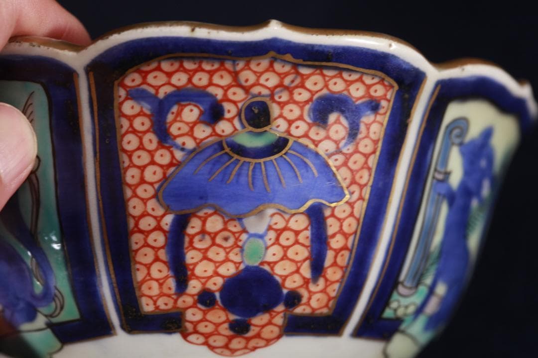 311　古伊万里色絵染付阿蘭陀文様洋犬図輪花型鉢　江戸中期　無疵美品