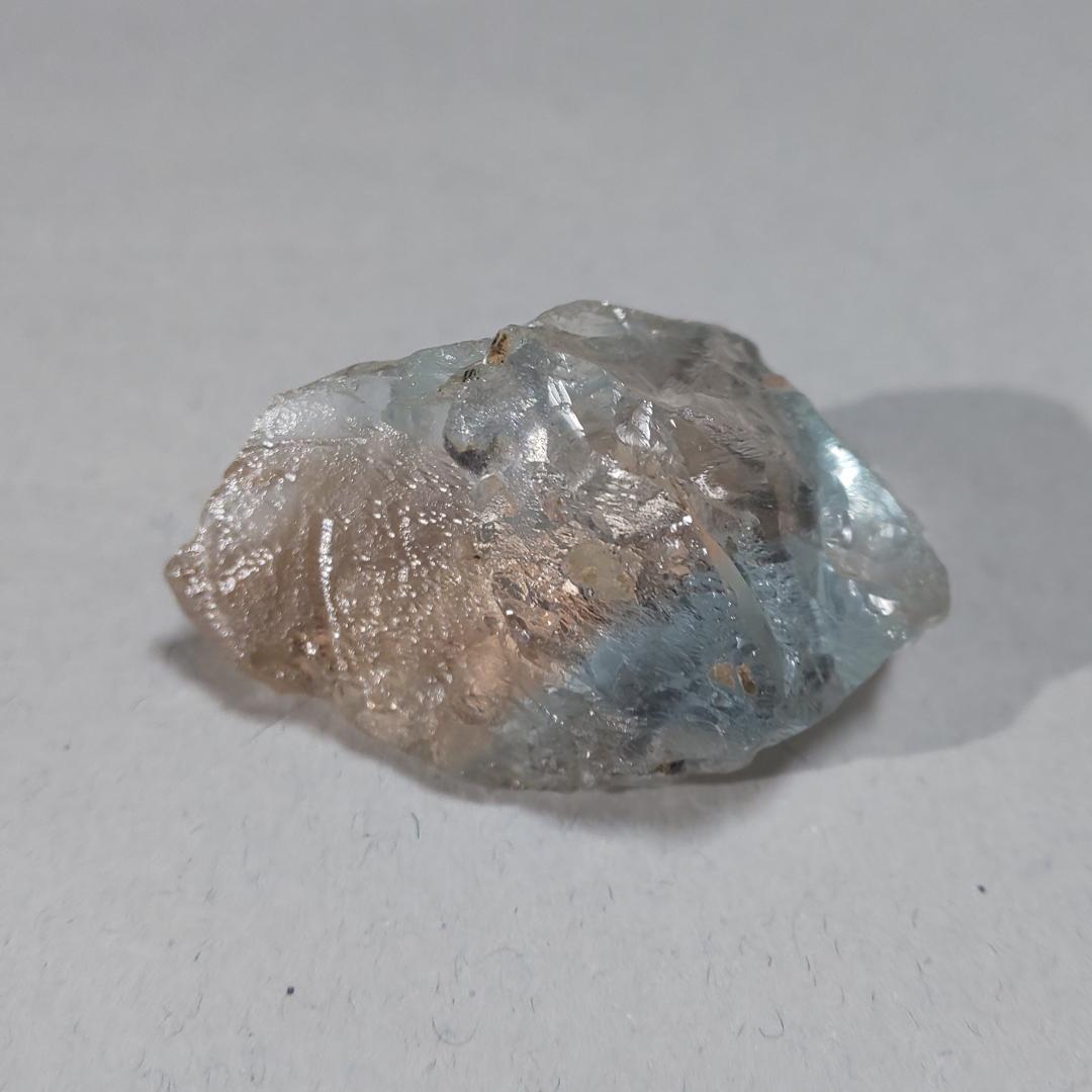 バイカラー・トパーズの原石(産)