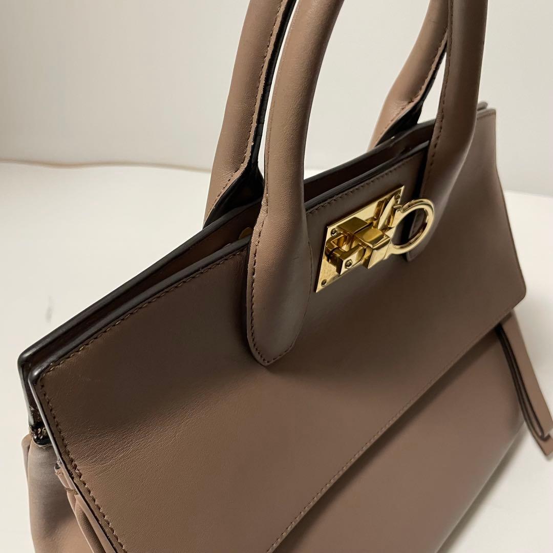 ✨極美品✨　Salvatore Ferragamo スタジオ　ハンドバッグ