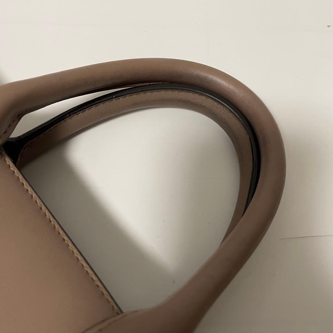 ✨極美品✨　Salvatore Ferragamo スタジオ　ハンドバッグ