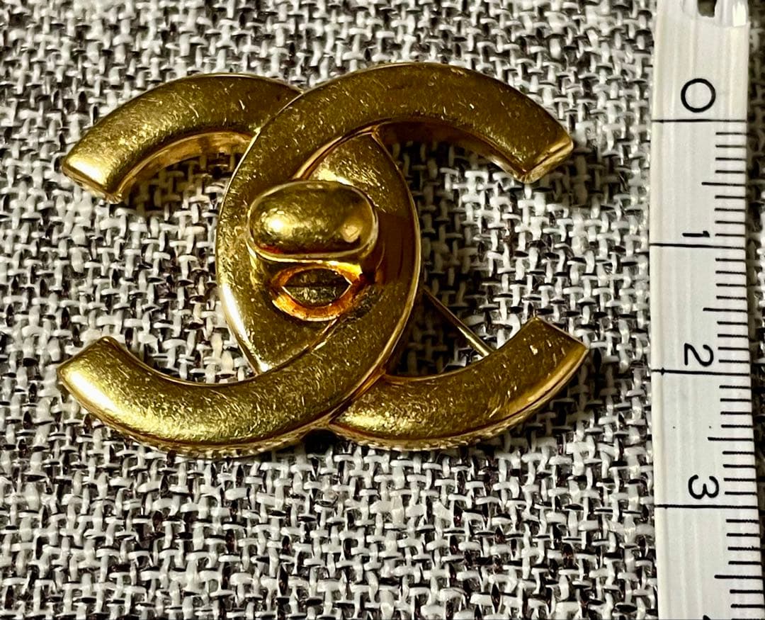 CHANEL シャネル ココマーク モチーフ ターンロック ブローチピン