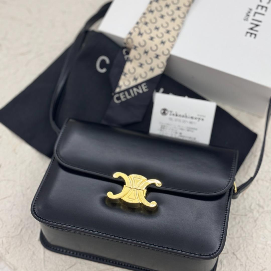 ブラックショルダーバッグ