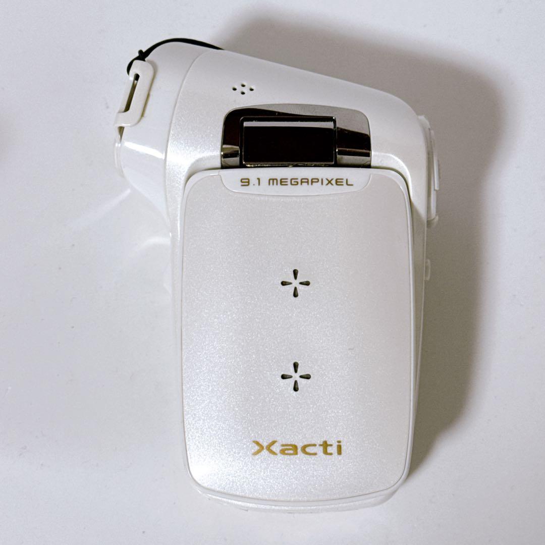 【動作品】SANYO デジタルビデオカメラ Xacti DMX-CG9 ホワイト