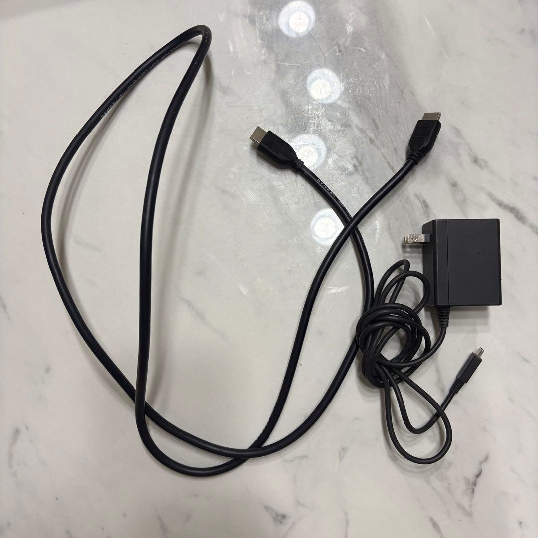 Nintendo Switch 本体 ジョイコン4個付き　充電器