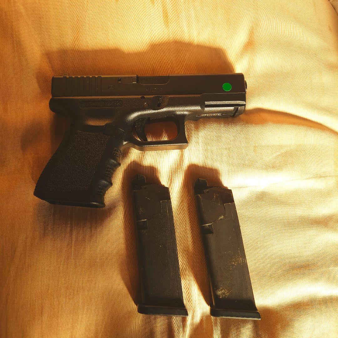 東京マルイGLOCK19 Gen.3　本体とマガジン＋スペアマガジンのみ