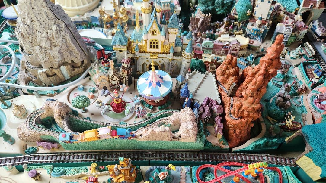 デアゴスティーニ　マイディズニーランド　完成品　引取希望　状態写真で確認要