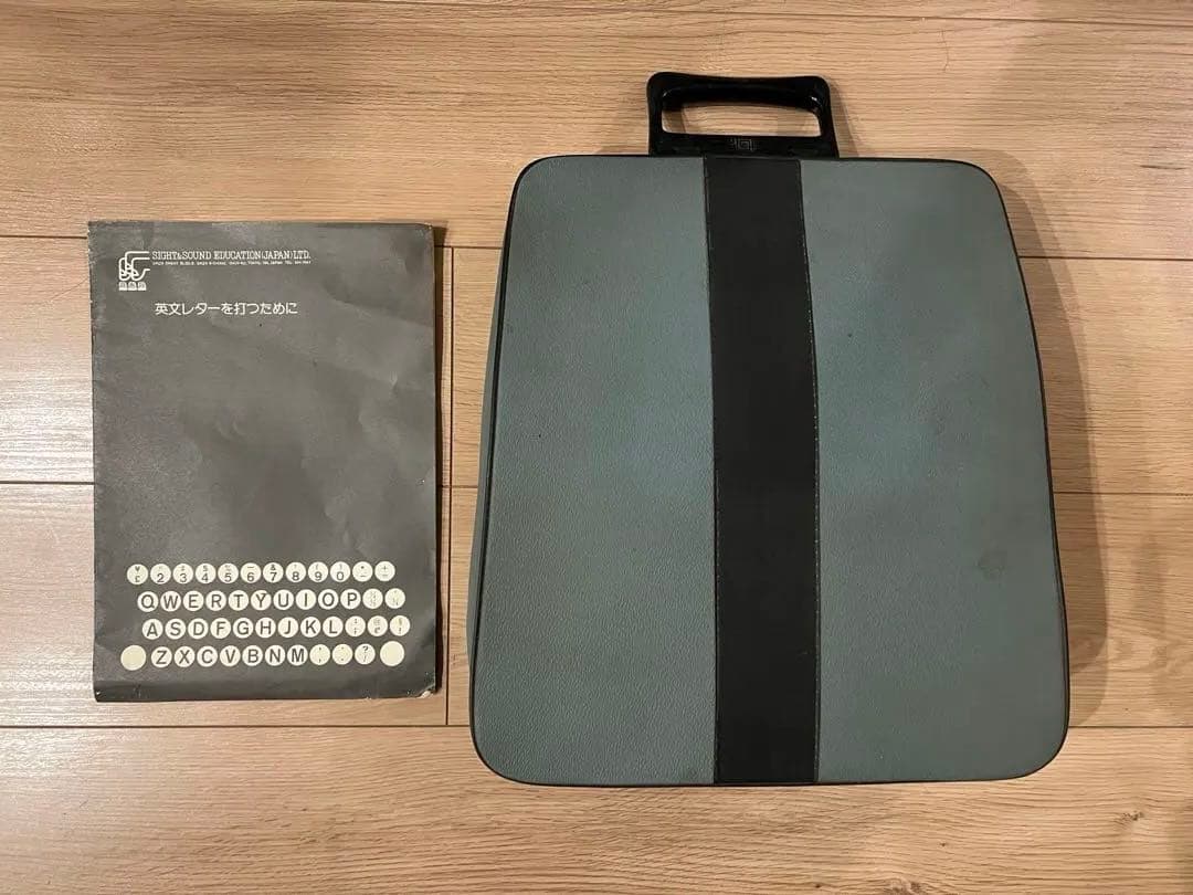 Olivetti Lettera 32 タイプライター　ケース付