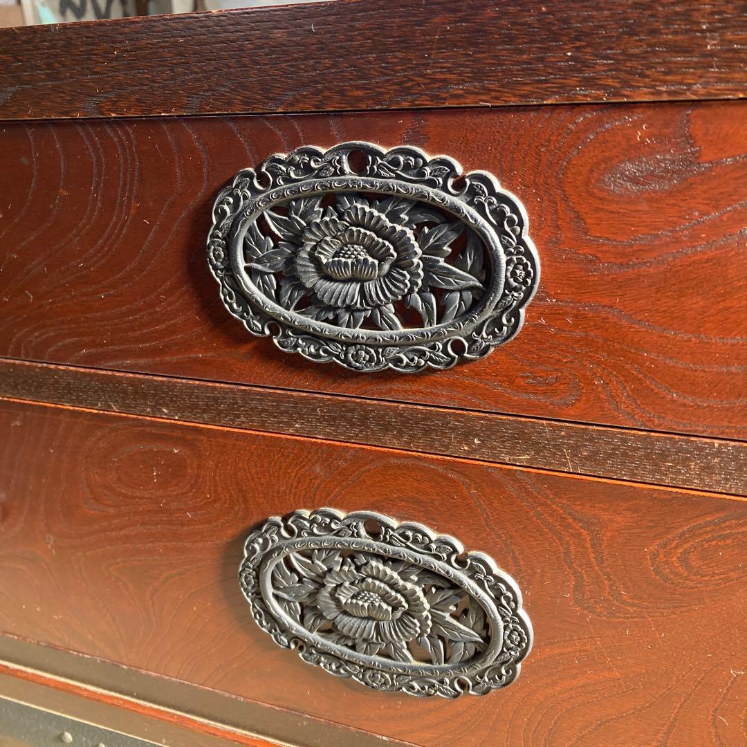 む*ま様 民芸箪笥 内桐 欅 牡丹の装飾金具 ローボード チェスト TVボード