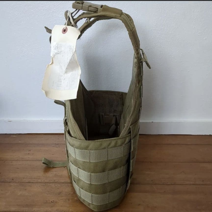 米軍実物　未使用　EAGLE MBAV プレートキャリア　ソフトアーマー入り