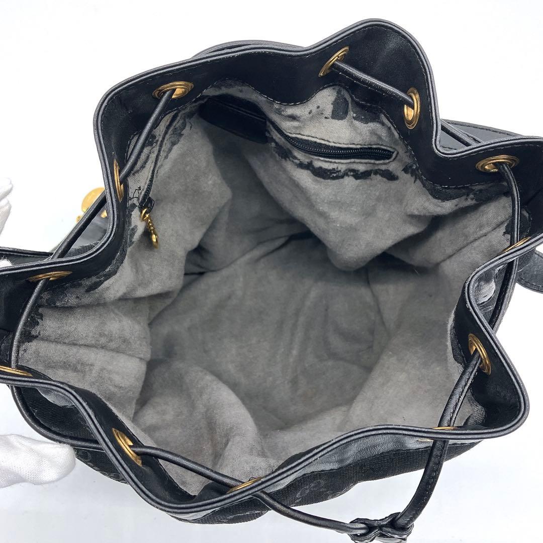 【GUCCI】ショルダーバッグ　GGキャンバス　ゴールド金具　ブラック　巾着型