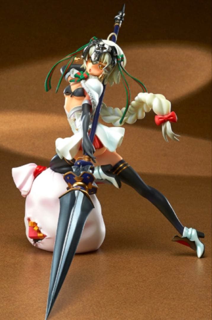 Fateジャンヌ・ダルク・オルタ・サンタ・リリィ ガレキ 苺MilkTea 限定