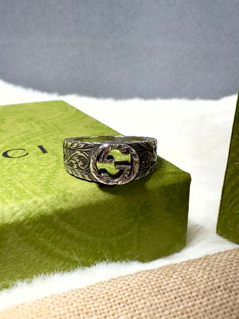 GUCCI シルバーリング エングレーブデザイン