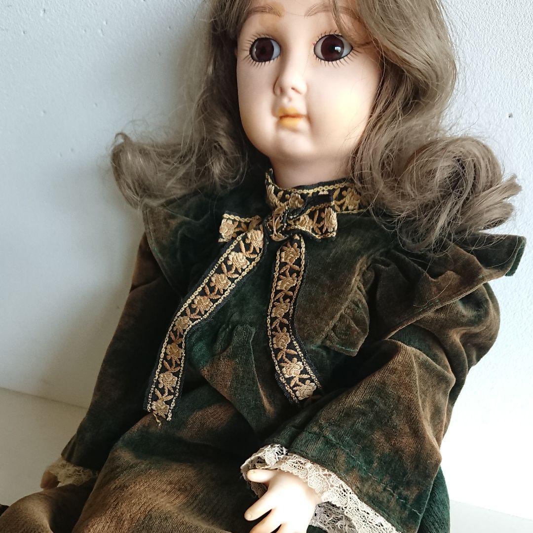 アンティークドール／緑ベルベットドレス