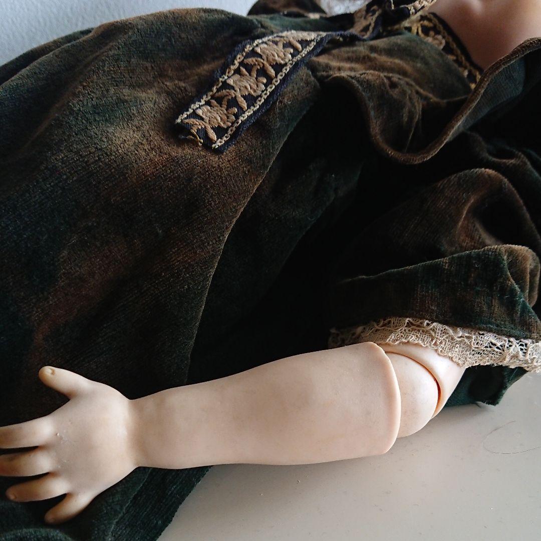 アンティークドール／緑ベルベットドレス