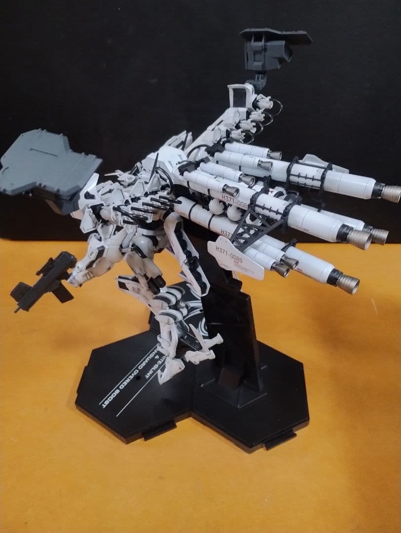 アーマードコア　ホワイト・グリント & V.O.B【全塗装完成品】