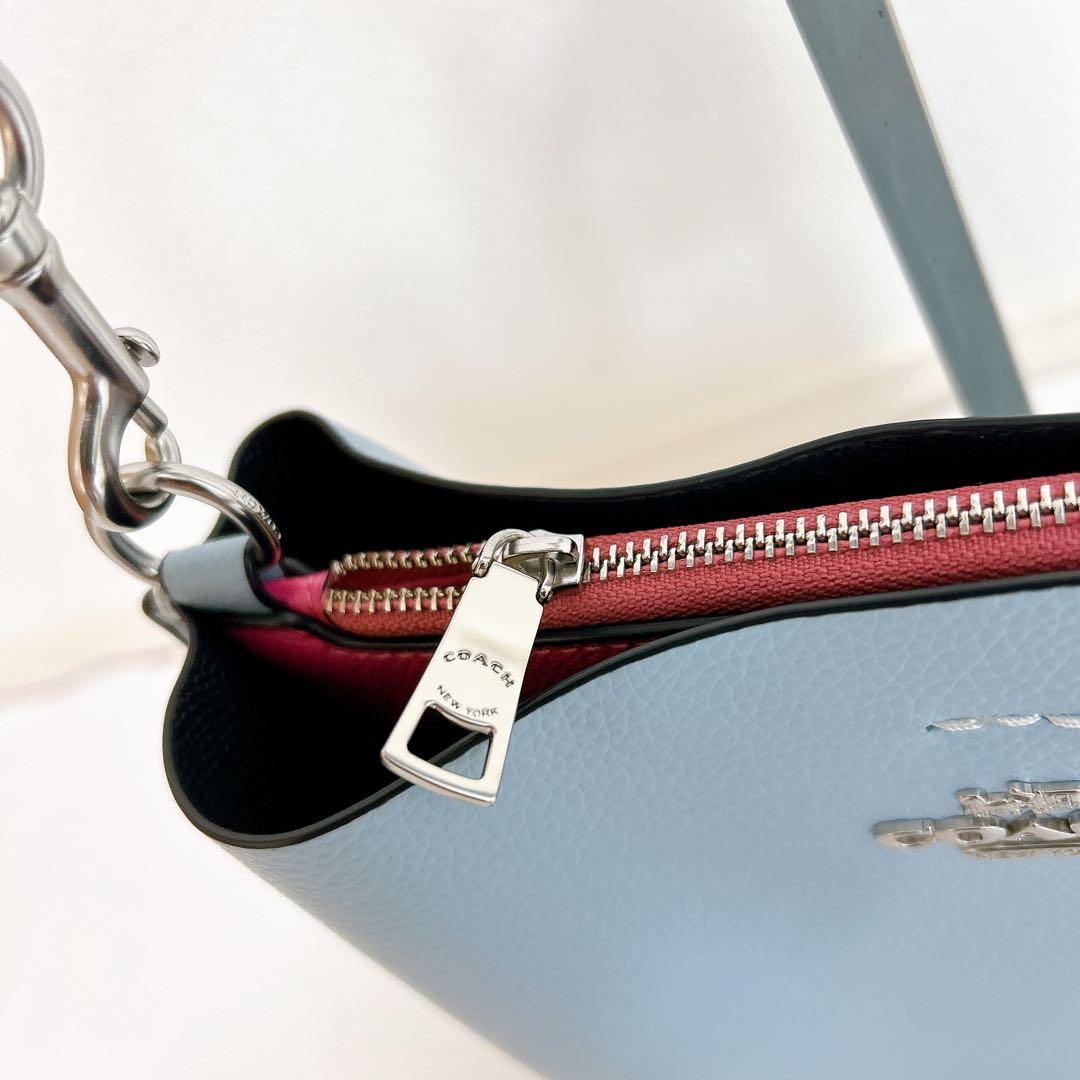 極美品 コーチ モリー バケットバッグ 22 2way レザー ショルダー 水色