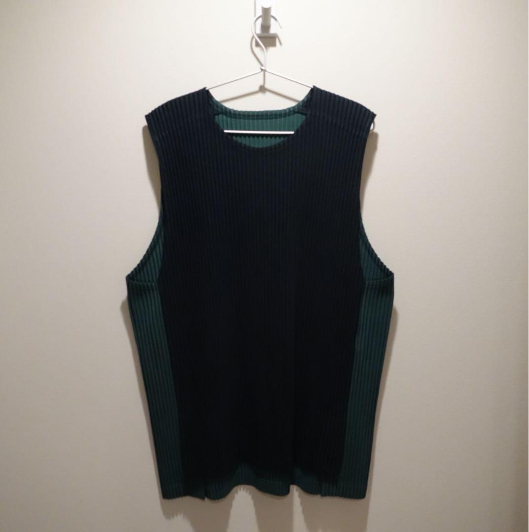 オムプリッセ イッセイミヤケ 丸首ベスト 黒と緑