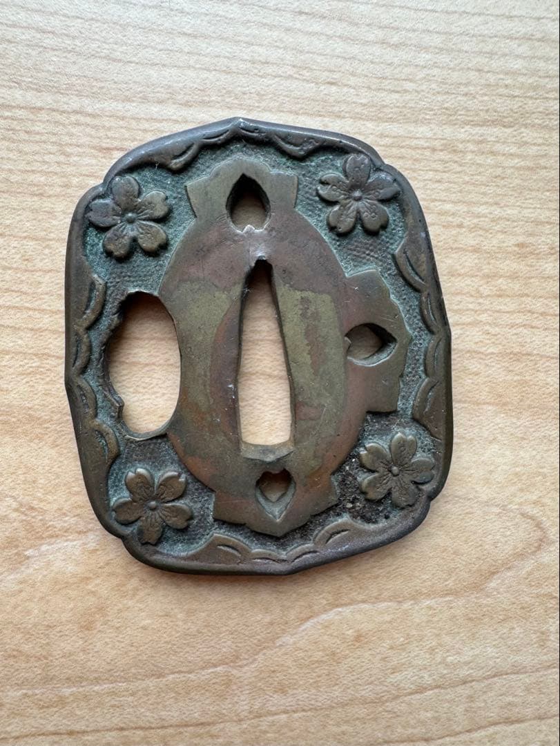 鍔(つば) 日本刀　旧日本軍　軍刀　当時物　武具　刀装備