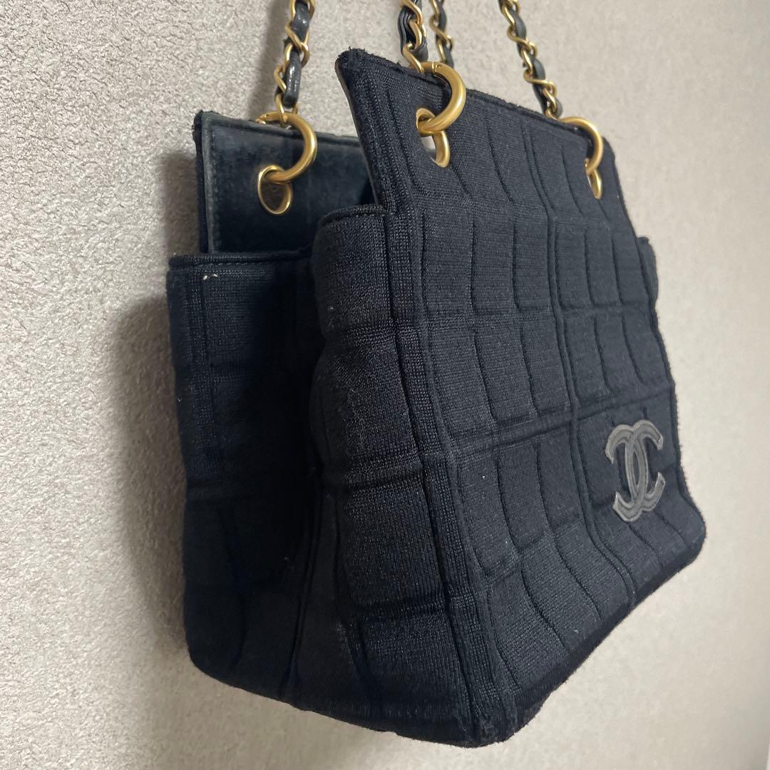CHANEL ブラック ナイロン ショルダーバッグ　チョコバー