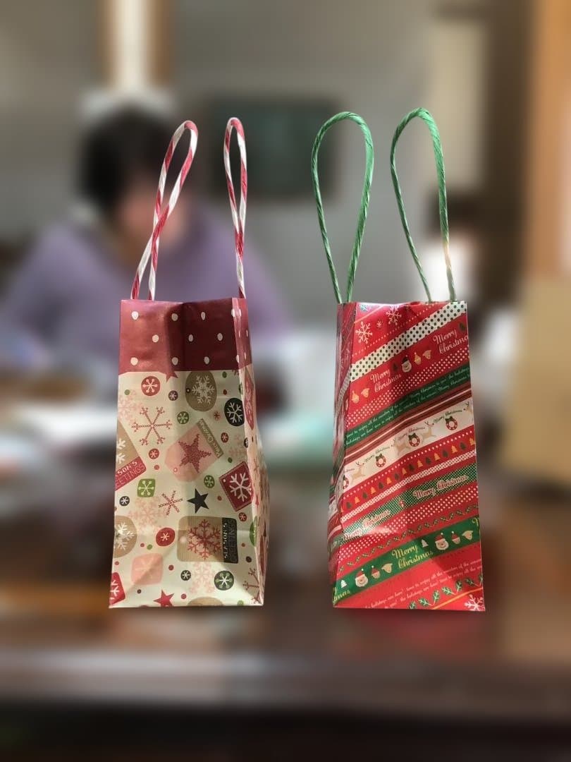 クリスマス柄 紙袋 大量175枚（7パック）持ち手付き｜業務用・イベント用