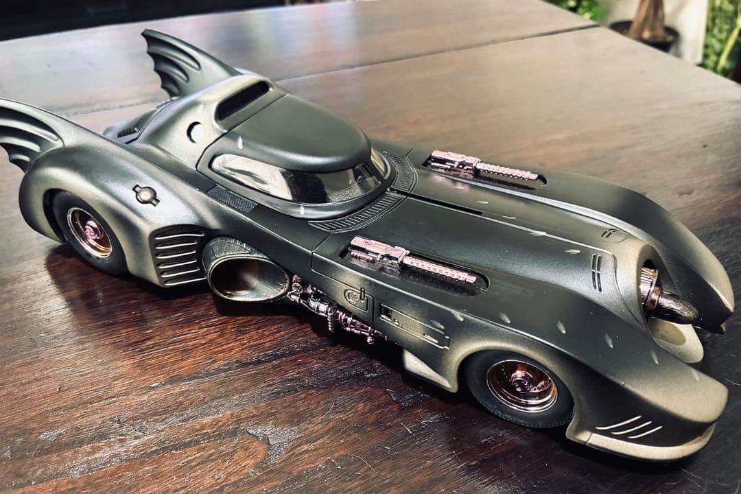 ホットウィール　バトルダメージリミテッドエディション　バットモービル　バットマン