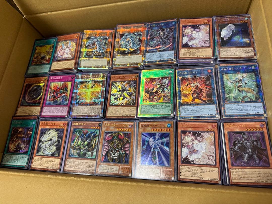 遊戯王　まとめ売り　スーパーレア以上　8000枚以上　ストレージbox付　引退品