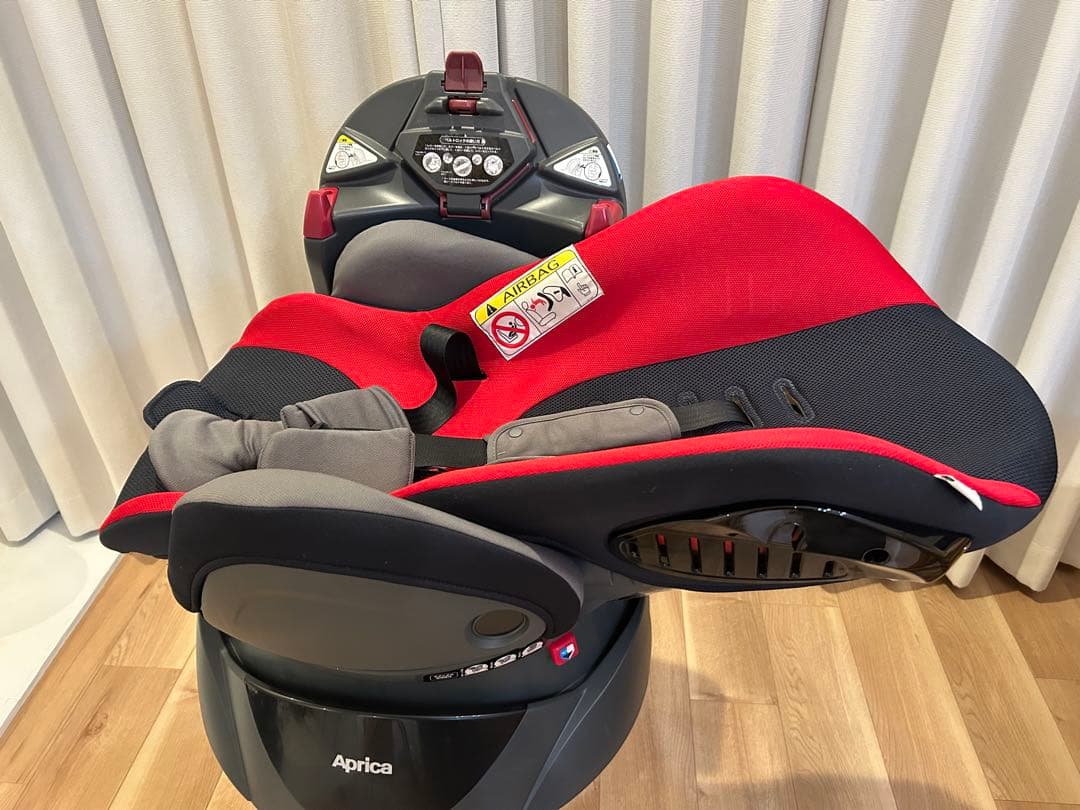 アップリカ　ディアターンプラスプレミアム（ベビー＆チャイルドシート　ベッド）