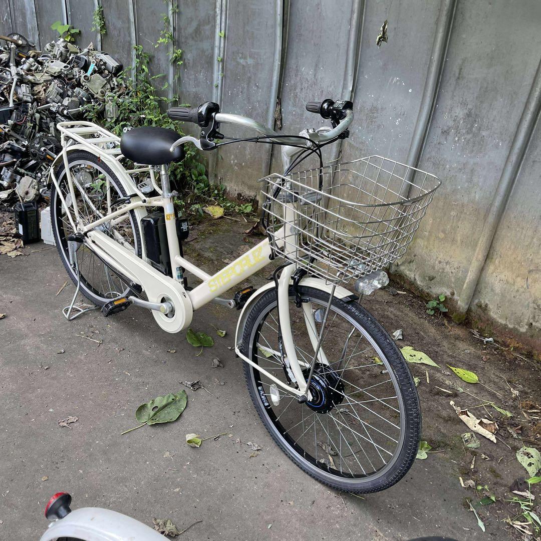 クリーム色 電動アシスト自転車 26インチ
