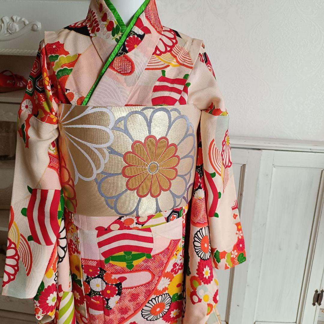 アンティーク薄ピンクの着物と3歳着物