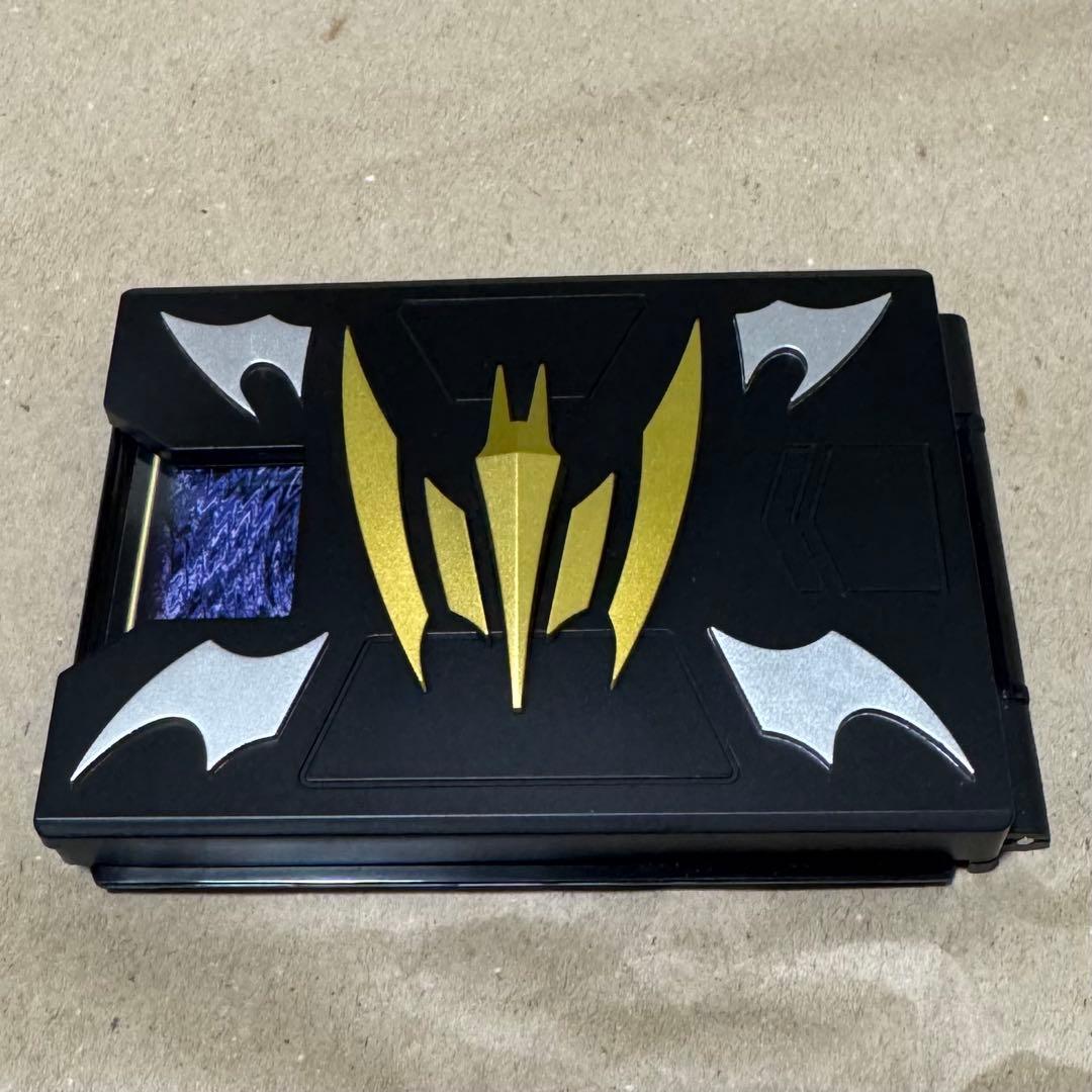 プロップ仕様●仮面ライダーナイト●VバックルCSM海外製カードデッキ劇中サバイブ