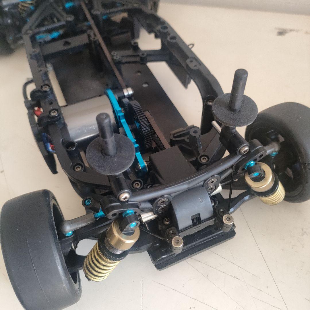 タミヤTA07シャーシ、モーター、ライキリボディ付き