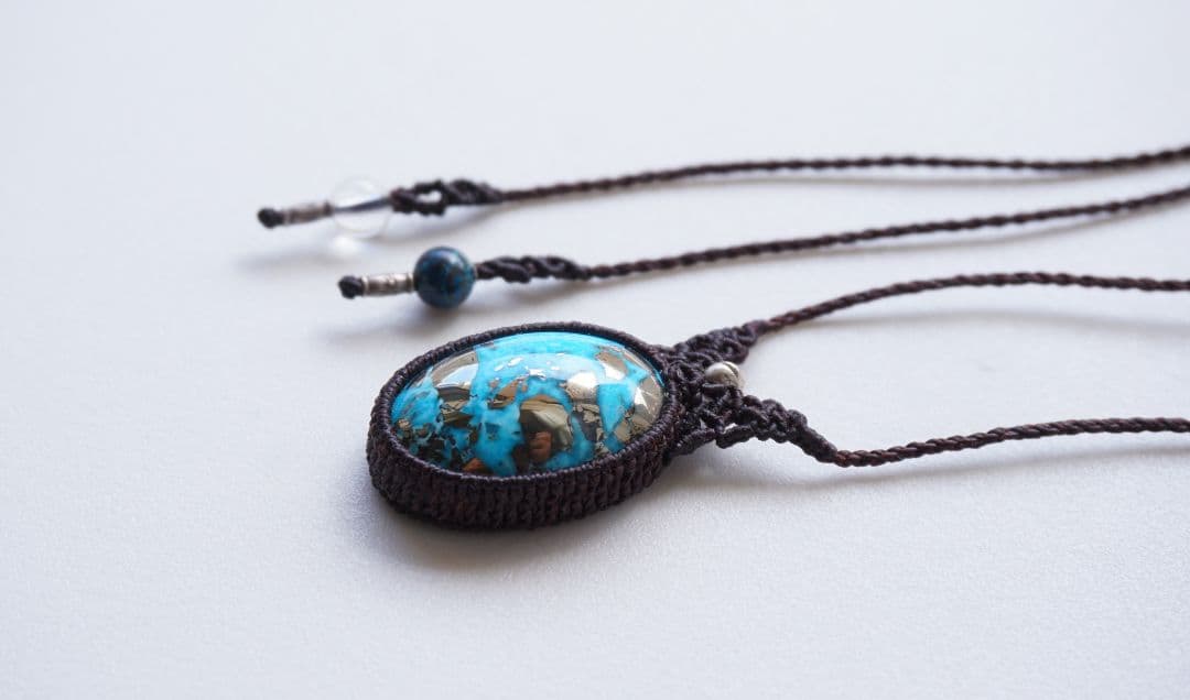 «special collection»大粒イラン産ターコイズマクラメネックレス