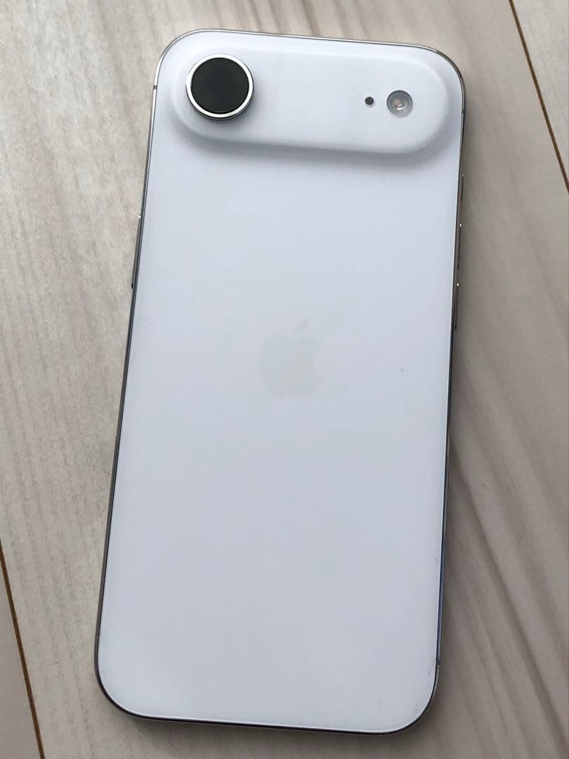 AppleCare+付！美品iPhone Air 256GB白