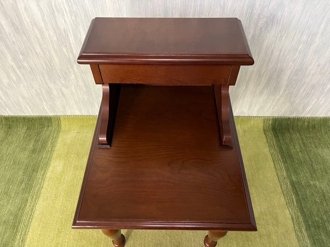 フランスベッド社製　ナイトテーブル