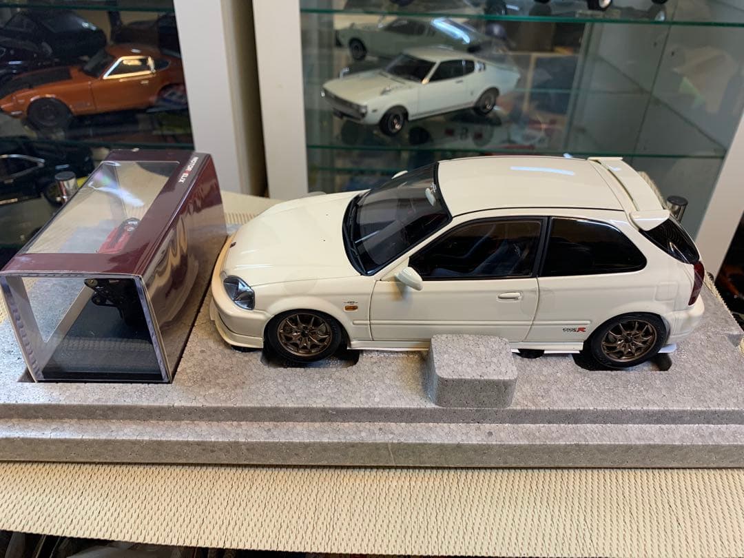 MOTOR HELIX 1/18 ホンダシビックtypeR(ホワイト)