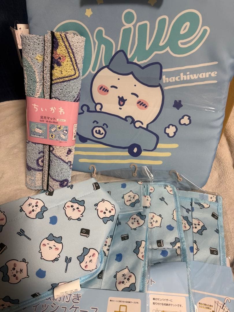 ちいかわ カー用品 6点セット 完売品 足元マット ハチワレ シートクッション