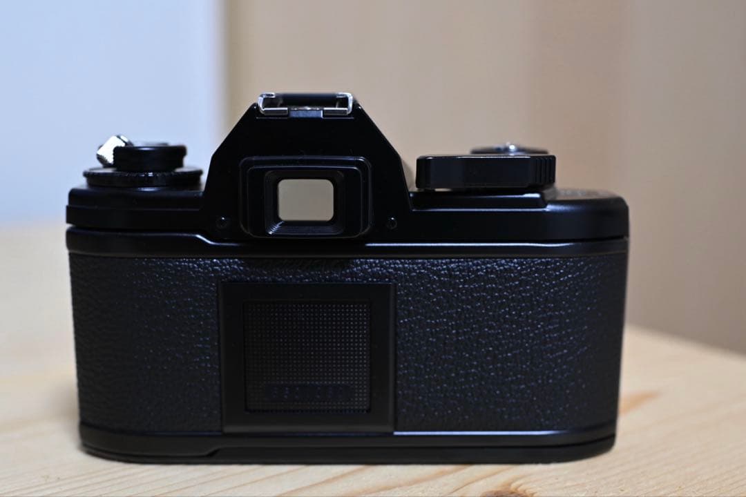 Nikon EM 一眼レフフィルムカメラ レンズ付き